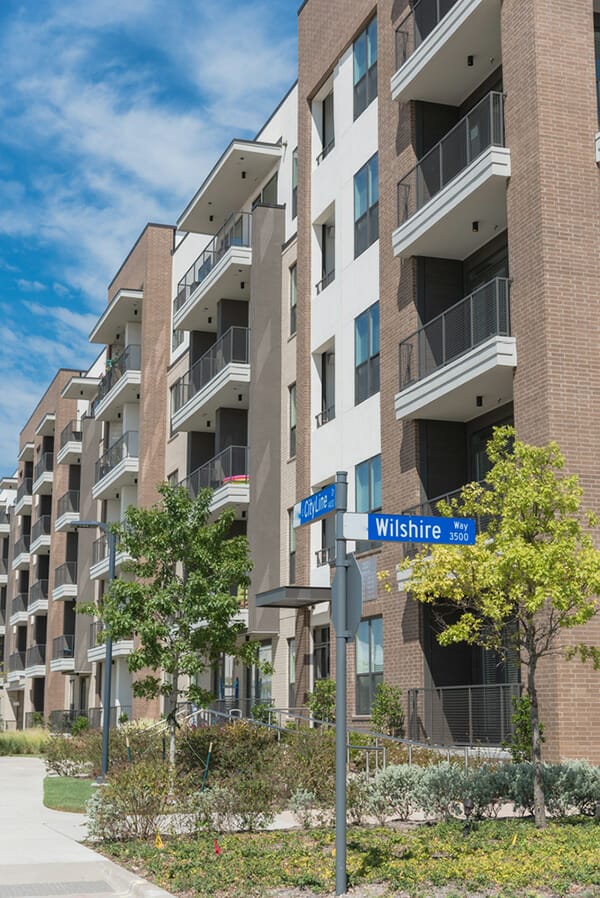 apt_building
